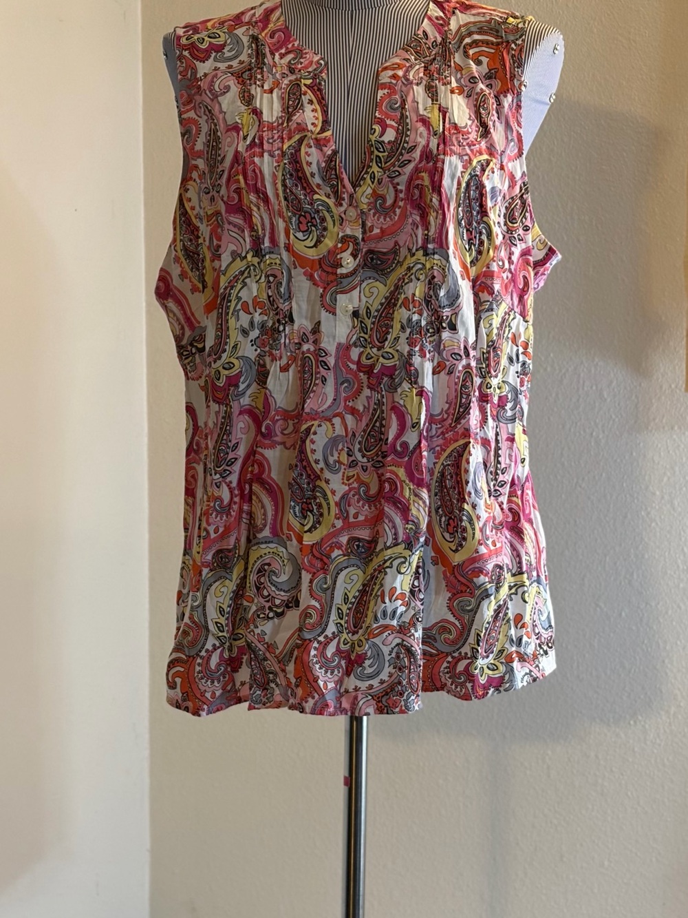 Notations Paisley Print Sleeveless V-Neck Tank Top - Pink Multi